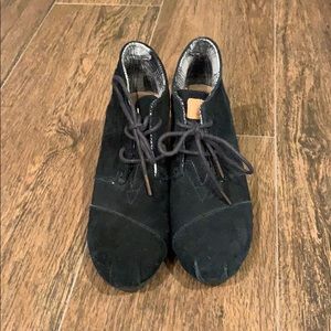 Toms suede wedge booties